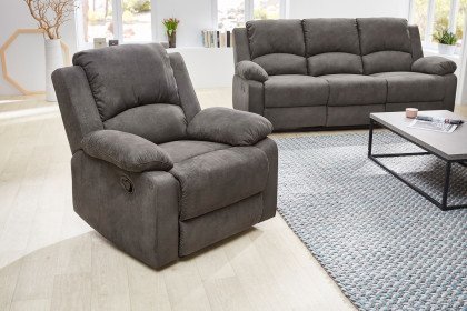 Dakota von Pro.Com International