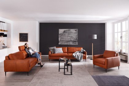 22850 AleXx von Willi Schillig - Polstergarnitur cognac