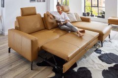 PN-EM20028 von Polinova - Ledersofa Variante rechts kurkuma