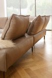 16660 Bonnie von Willi Schillig - Ledersofa Ausführung rechts sand